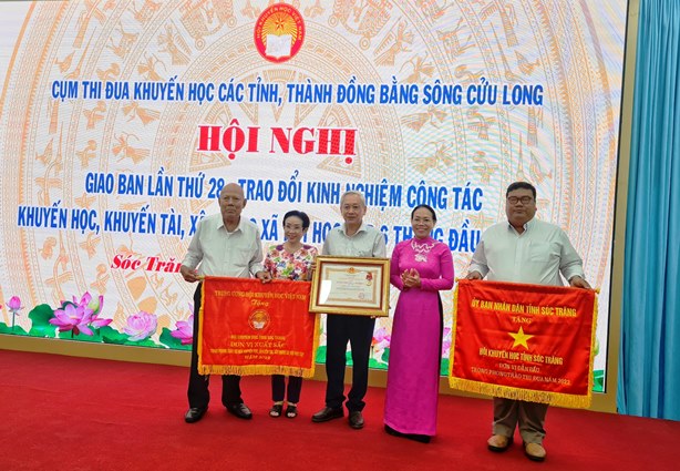 Giao ban Hoi khuyen hoc tinh